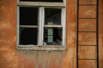 Fototapeta na wymiar old window in house