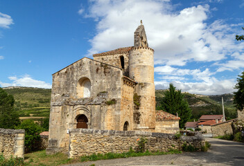 Fototapeta na wymiar Iglesia románica de San Salvador de Escaño. Burgos, Castilla y León, España.