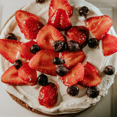 cheesecake with berries