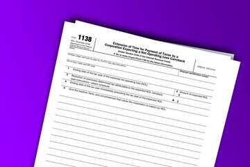 Obraz premium Form 1138 documentation published IRS USA 11.29.2018. American tax document on colored