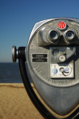 coin operated binocular
