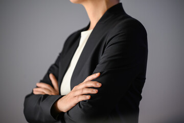 カッコイイ女性代表っぽいイメージ　顔無し　横向き