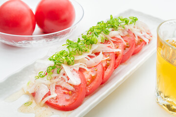 トマトとタマネギのサラダ