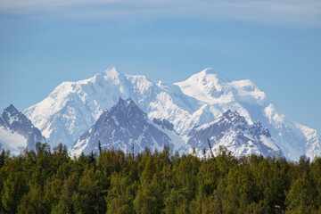 Fototapeta na wymiar Snow and Ice covered Mountains in Alaska