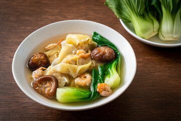 pork dumpling soup with shrimps and vegetable
