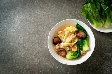 pork dumpling soup with shrimps and vegetable