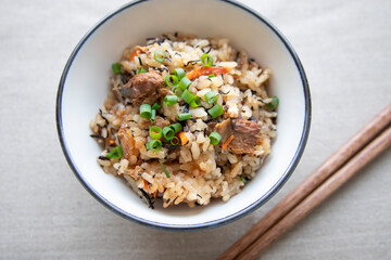 鯖缶とひじきの炊き込みご飯