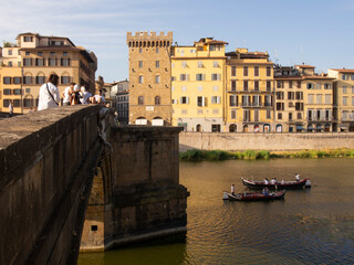 Fototapeta na wymiar Italia, Toscana, Firenze, il fiume Arno e Ponte Vecchio.