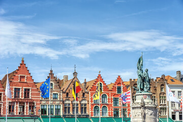 Fototapeta premium Monument to Jan Breydel and Peter De Conik on Market Square in Brugge