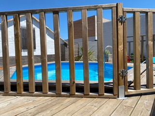 Barrière de sécurité en bois pour piscine  - 515144642