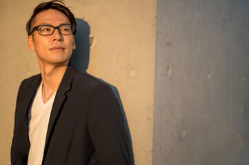 男性ポートレート　カジュアル　ミドル