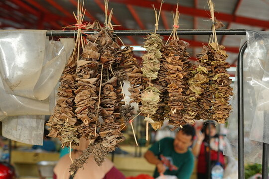 Indonesian dried bay leaf at indonesian market, traditional spices