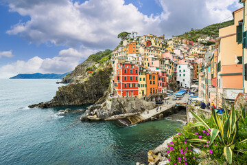 Fototapeta na wymiar Riomaggiore in Cinque Terre - Italy - architecture background