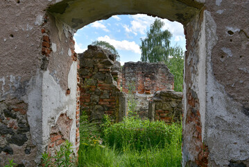 Döllersheim, Truppenübungsplatz, Ruine, Bürgerspital, Krankenhaus, Kapelle, Grundmauern, Turm, Mauerwerk, Stein, verfallen, Quadratisch, Gang, Zutritt, Fenster, Allensteig, ausgesiedelt, verlassen, Wa