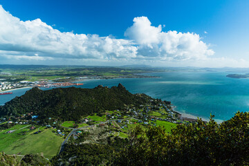 ニュージーランド　ファンガレイ・ヘッズにあるマナイア山の頂上から見える風景