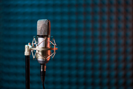 36,600+ Podcast Microphone Stock Photos, Pictures & Royalty-Free