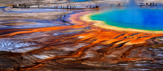Grand Prismatic Spring Yellowstone National Park Tourists Viewing Spectacular Scene - obrazy, fototapety, plakaty