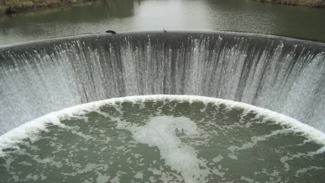 The dam of the Yaropolets HPP on the Lama River