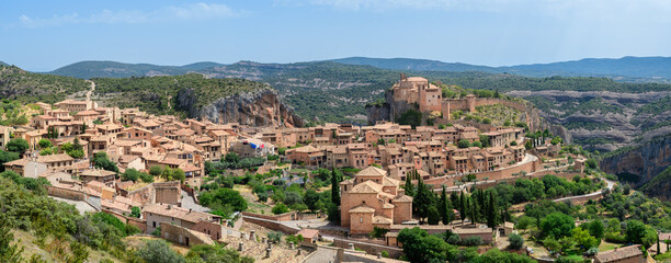 Fototapeta na wymiar panoramic view of alquezar medieval town, Spain