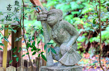 京都東山、大鵬神社の狛猿