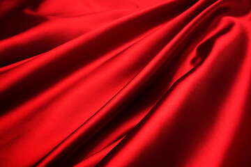 光沢のある綺麗な赤いシルクのドレープ　俯瞰