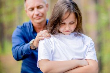 Obraz premium Daughter angry with her father Daughter angry with her father