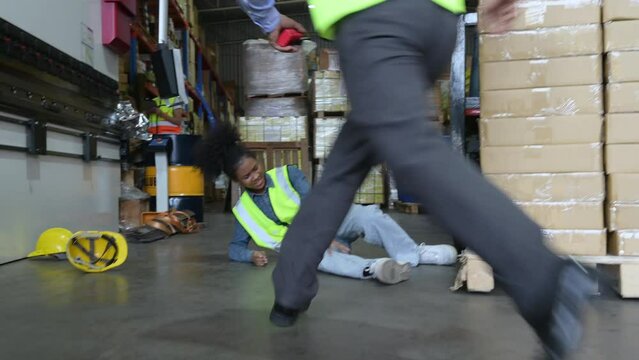 A warehouse is a place for storing and distributing goods. Therefore, the safety concern is of the utmost importance. An accident involving people It is something that requires the utmost care.