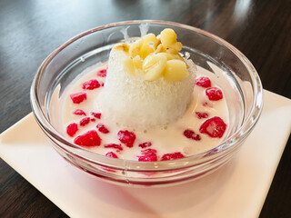 Water chestnut wrapped with jelly in syrup.