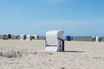 Strandkorb am Sandstrand