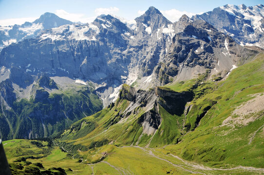 Photo of beautiful mountain scenery at Swiss Alps