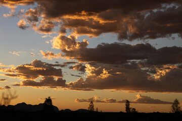 Fototapeta na wymiar Orange sunset, Northern Territory Australia 