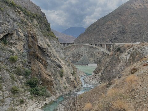 View of Veresk Bridge from the rocks