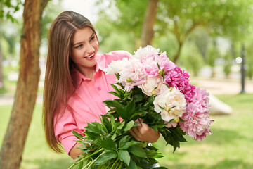 Fototapeta premium flowers for pretty girl