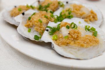 Steamed scallop garlic and vermicelli