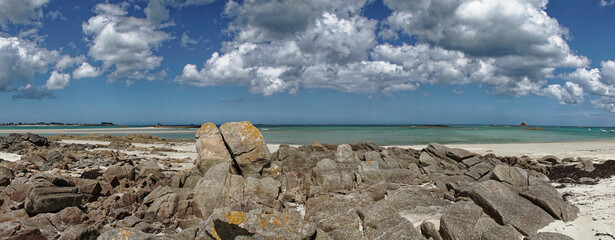 Panorama  am Strand von Keremma in Tr&eacute;flez, Bretagne, Frankreich