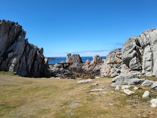 Schöne Felslandschaft in der Bretagne