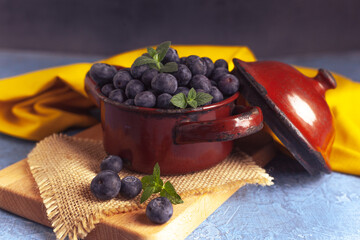 Saludables arándanos frescos preparados para su consumo