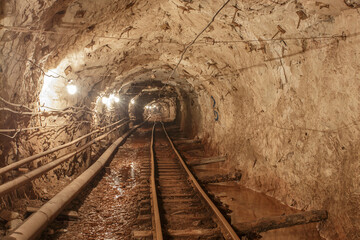 Fototapeta na wymiar Tunnel of iron ore mine.