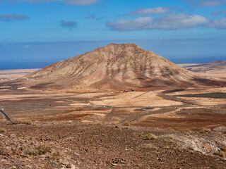 Volcán y montañas de Fuerteventura