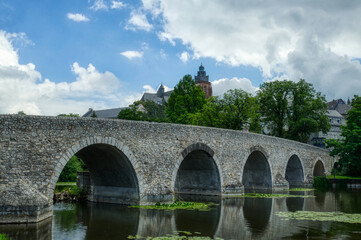 Fototapeta na wymiar Historische Lahnbrücke in Wetzlar