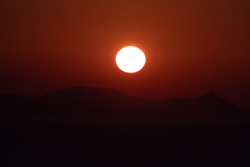 Tramonto estivo a Santorini, Grecia