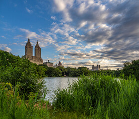 Obraz premium Central Park, New York City at the lake
