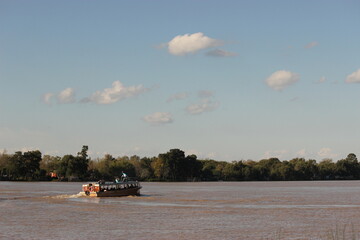 Fototapeta premium El taxi del río de La Plata