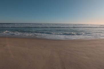 Disfruta de unas impresionantes fotos desde la orilla de la playa con las olas vistas desde abajo....