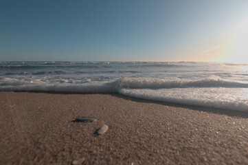 Disfruta de unas impresionantes fotos desde la orilla de la playa con las olas vistas desde abajo....