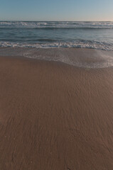 No hay nada como el sonido de las olas rompiendo y la sensación de la arena entre los dedos de los pies mientras caminas por la orilla. Estos recuerdos son perfectos y están esperando a ser fotografia