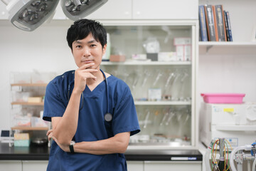 病院のお医者さん男性