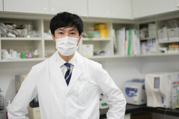 病院のお医者さん男性