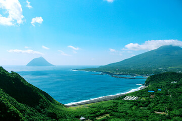 海と八丈富士山（東京都八丈島）