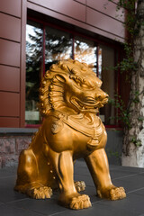 dragon lion statue in front of the palace